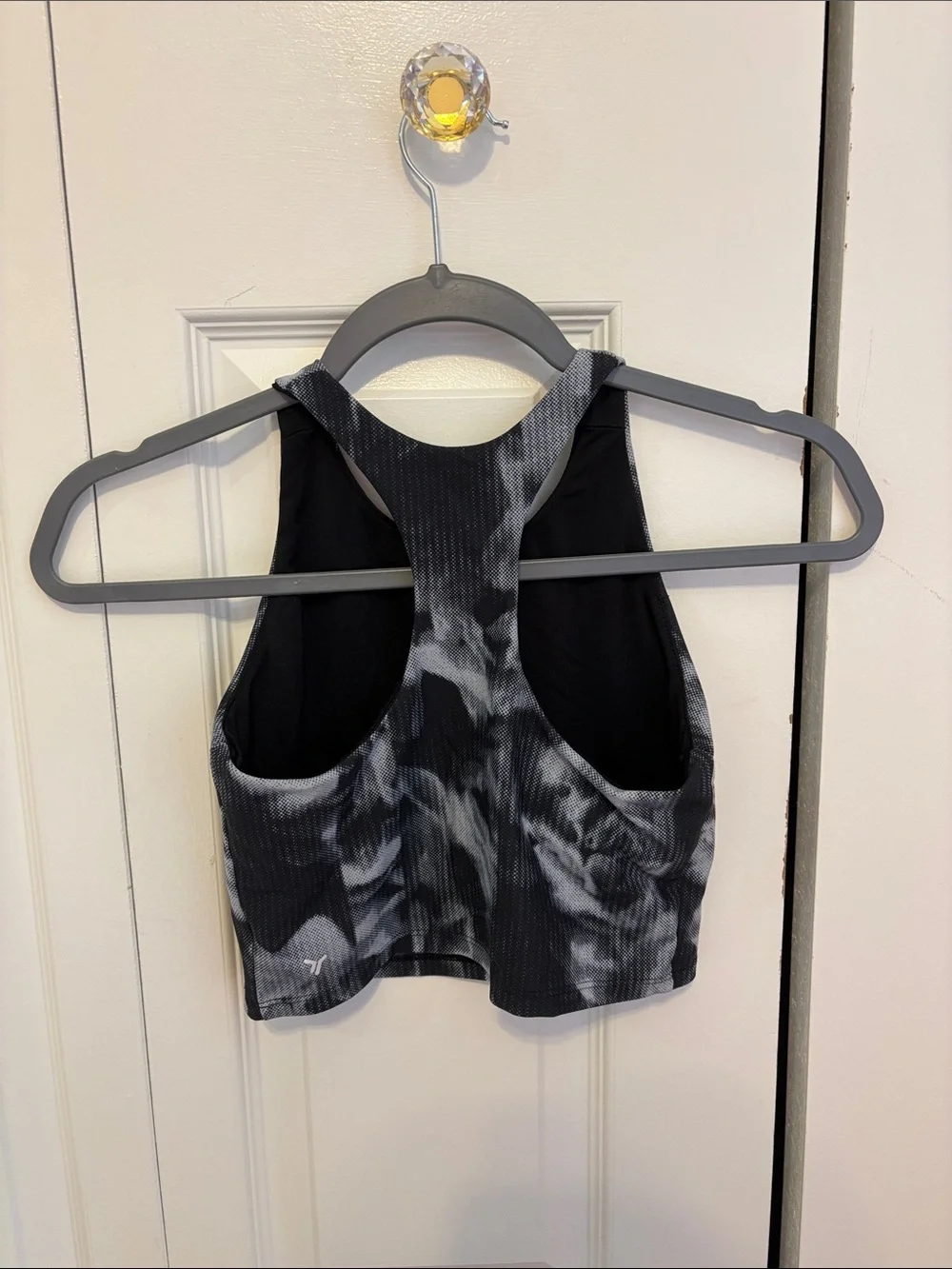 Old Navy Active Black & Gray Tie-Dye Racerback Crop Tank Top - Size L (10-12)